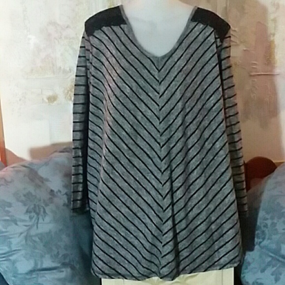 Faded Glory Tops - Black and grey tunic. Plus size 3x